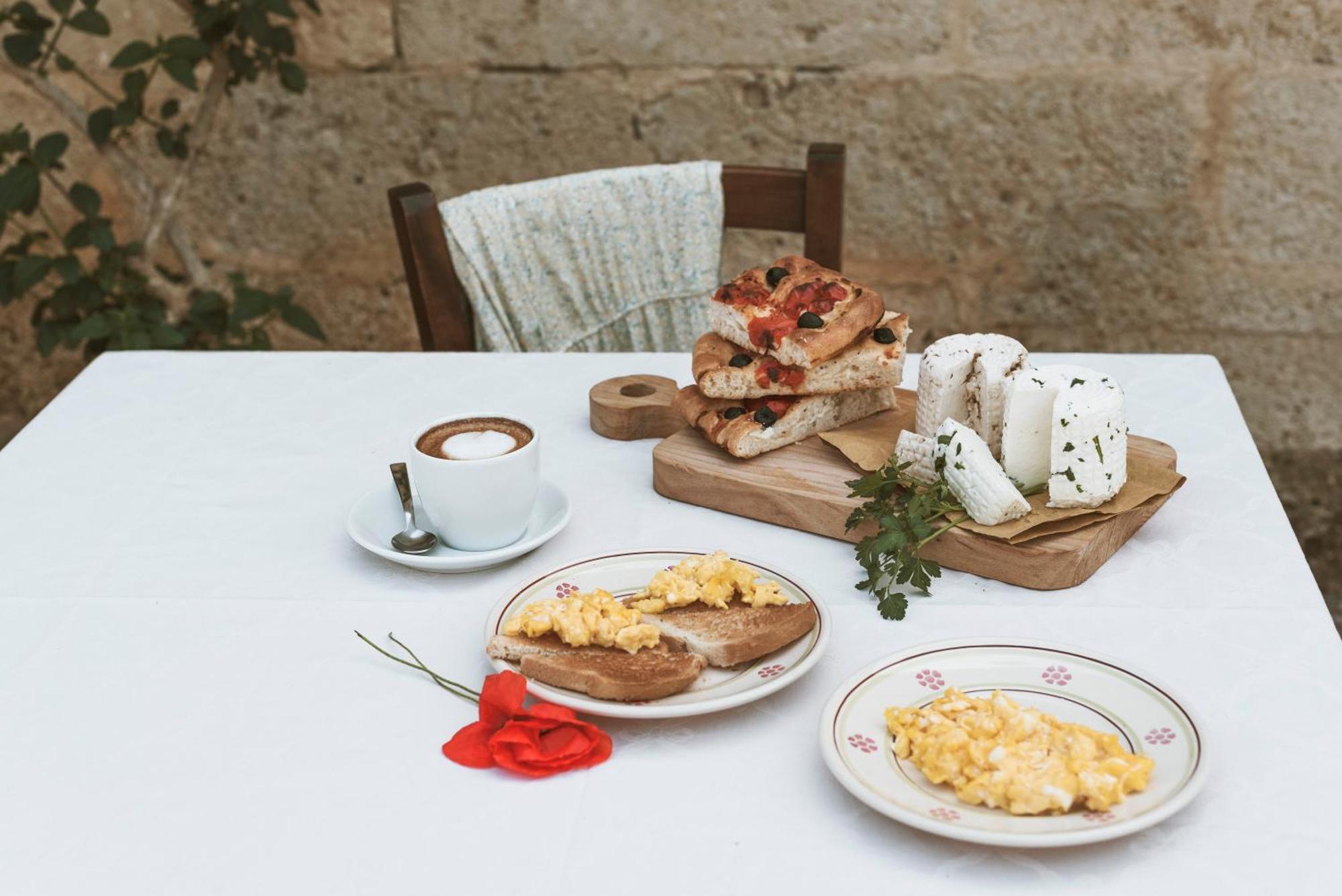 Bio-Agriturismo Masseria La Palombara Salve Eksteriør billede