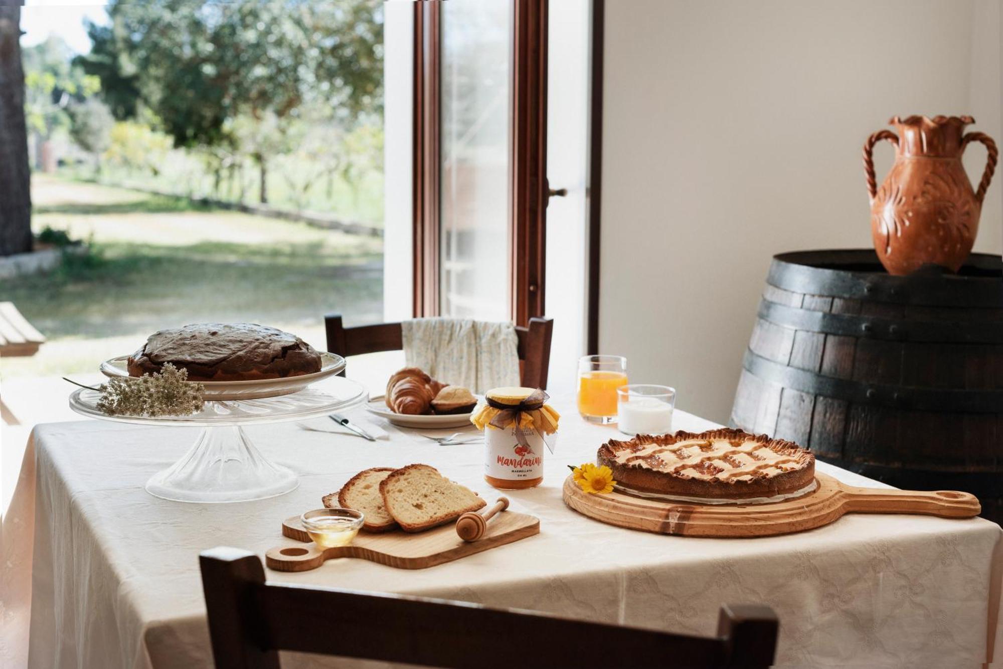 Bio-Agriturismo Masseria La Palombara Salve Eksteriør billede
