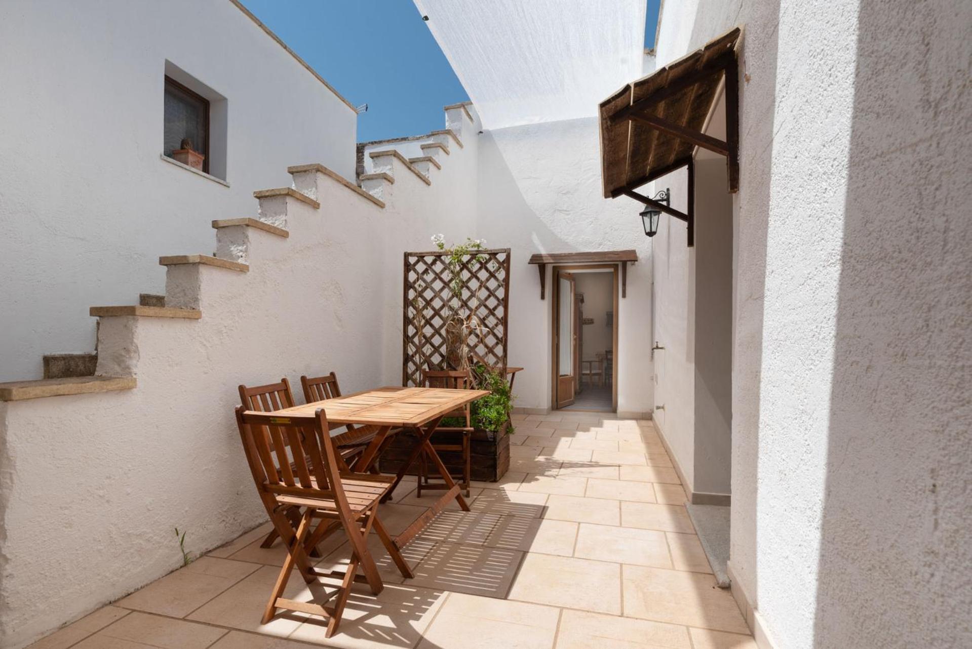 Bio-Agriturismo Masseria La Palombara Salve Eksteriør billede