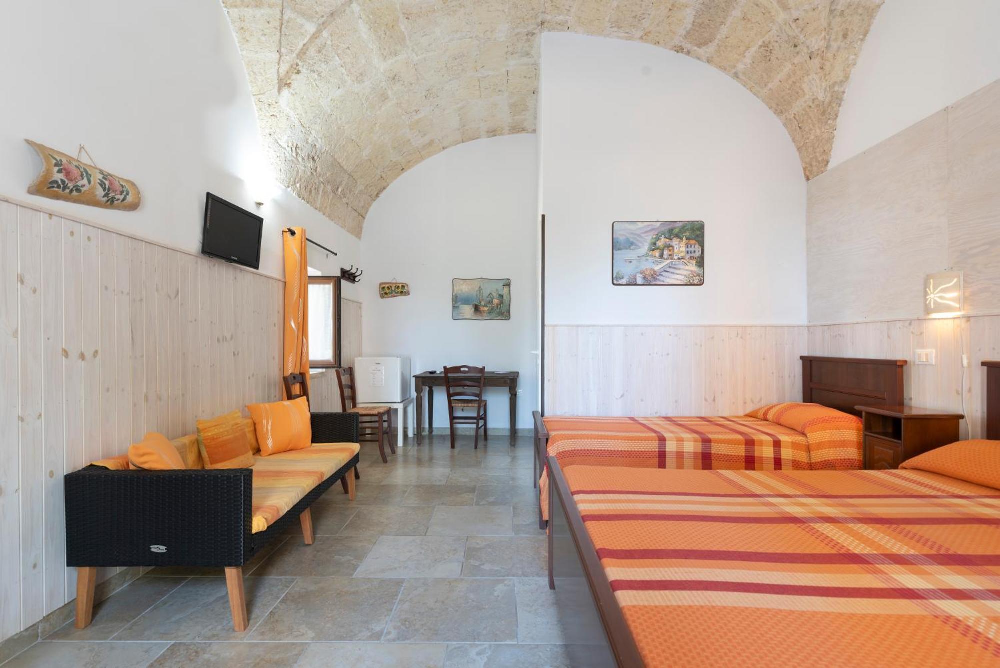 Bio-Agriturismo Masseria La Palombara Salve Eksteriør billede