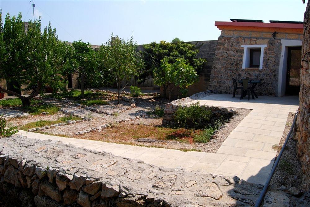 Bio-Agriturismo Masseria La Palombara Salve Eksteriør billede