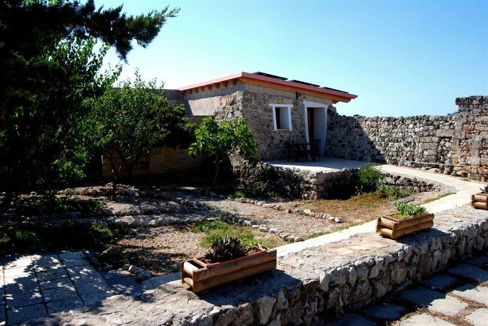 Bio-Agriturismo Masseria La Palombara Salve Eksteriør billede