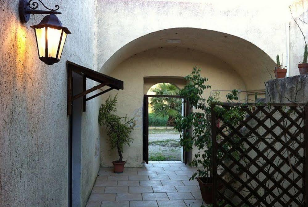 Bio-Agriturismo Masseria La Palombara Salve Eksteriør billede